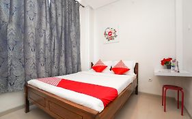 OYO 318 K1 UPN Rungkut Madya